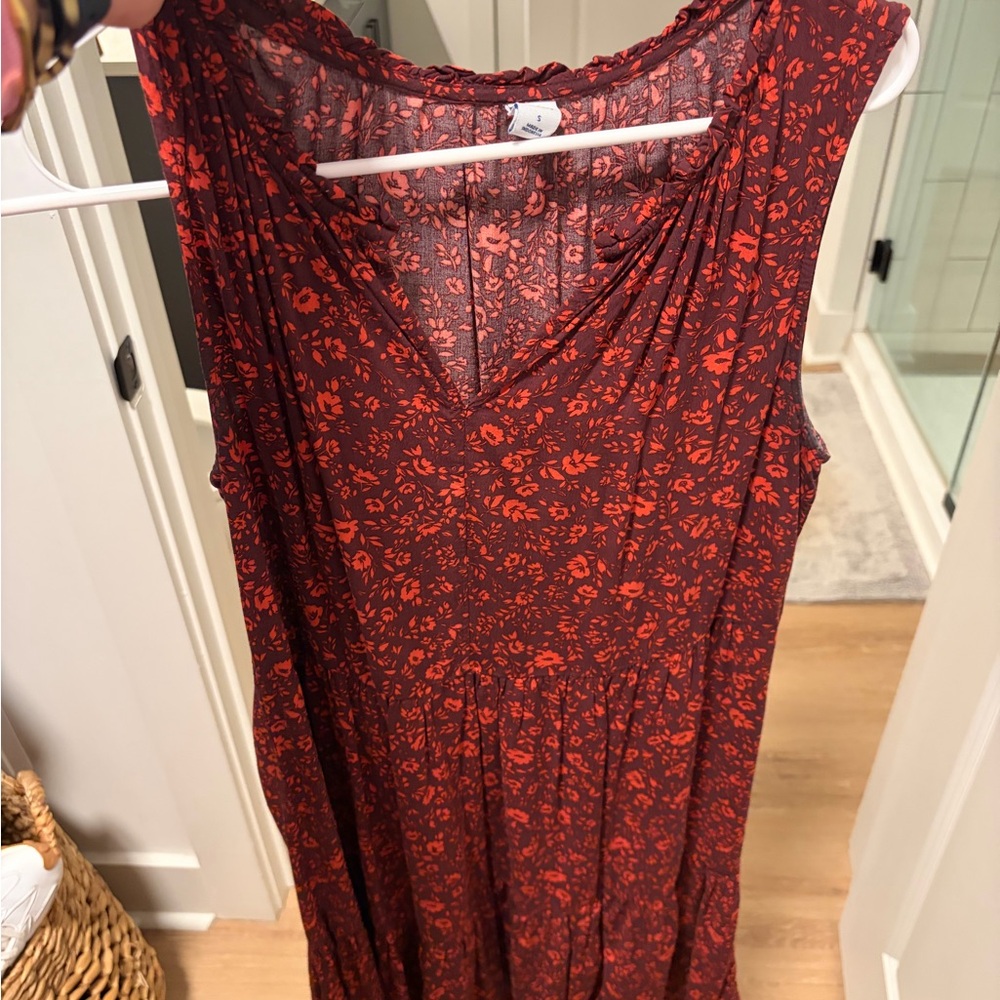 Old Navy Sleeveless Burgundy Dress with Red Floral Print